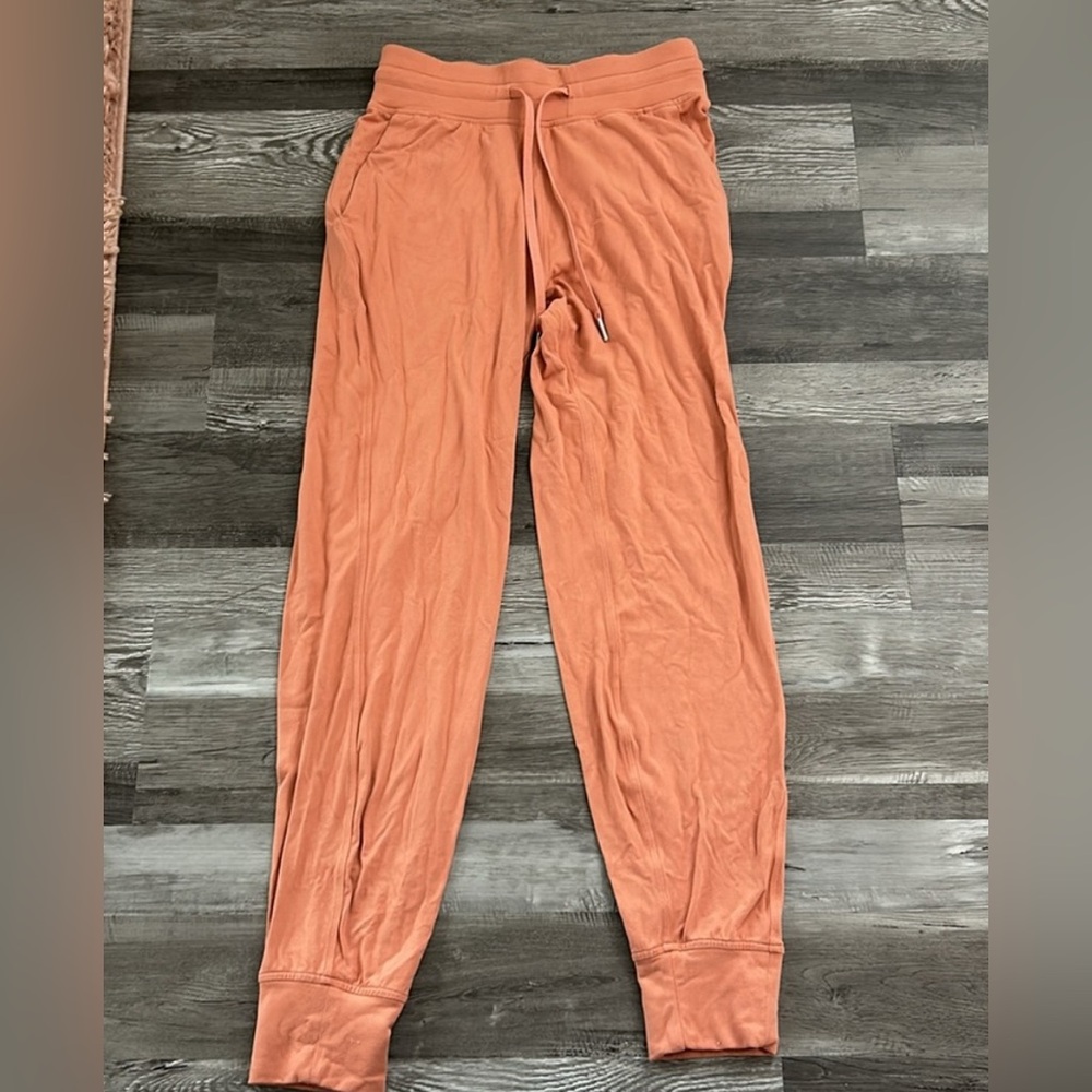 lululemon sweatpants! so soft , barley worn